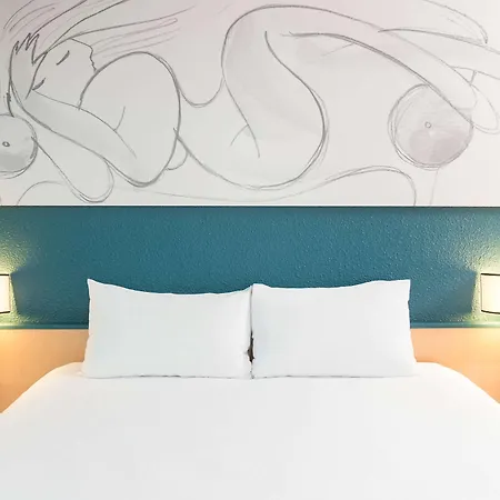 Ibis Centre Opera Hotel 3*