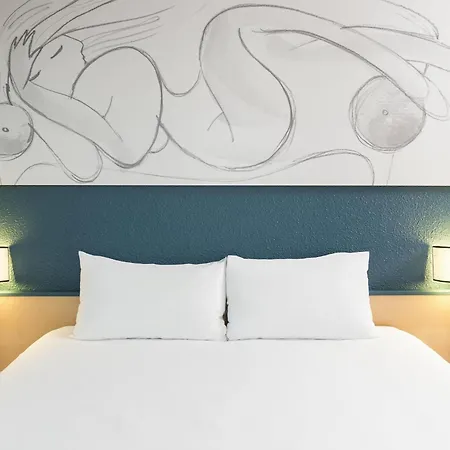 Ibis Centre Opera Hotel 3*